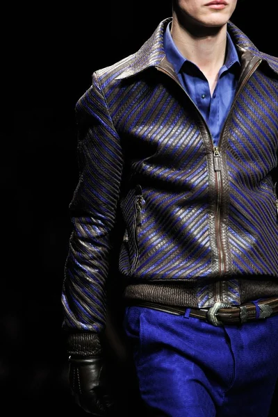 Look 19
